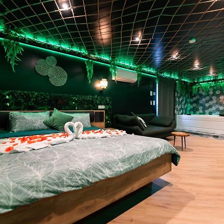 L'Oasis Tropicale, Jacuzzi, Love Room Roppenheim Bagian luar foto